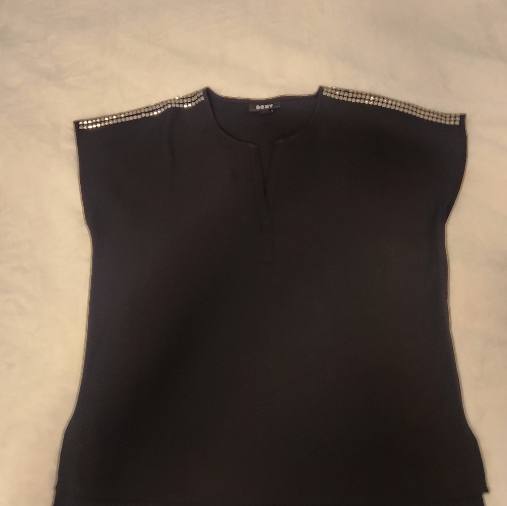 DKNY black size M short sleeve top